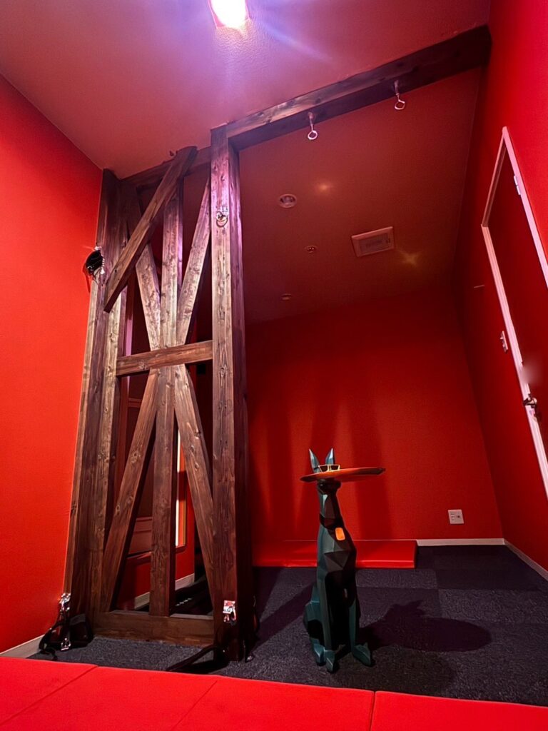 ルーム①（大部屋のSMルーム）