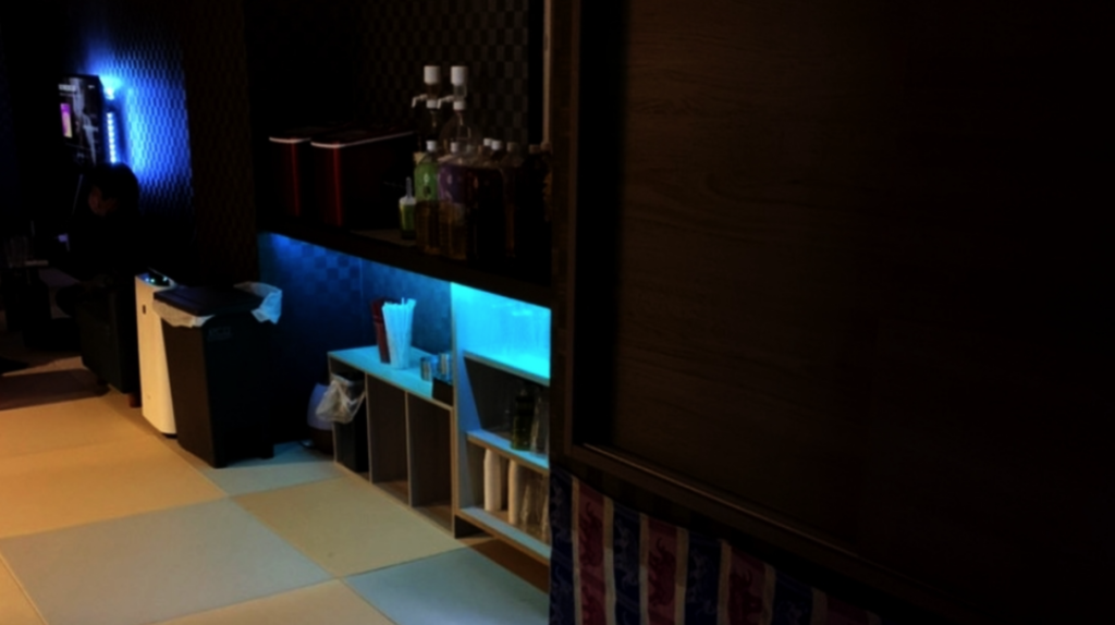 ウベア - 琉球畳、 障子が特徴のお店