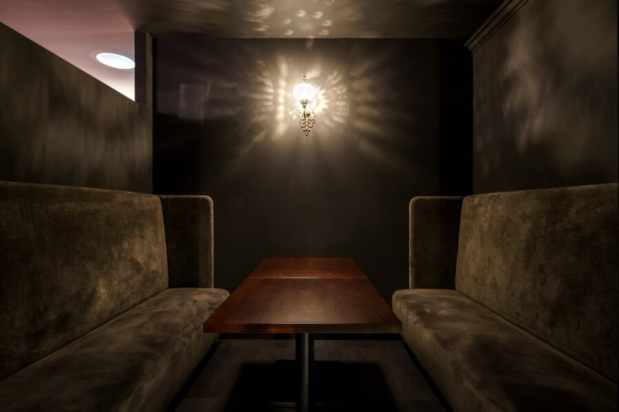 カンプバー ボックス席