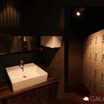 ガラパゴス　手洗い場とロッカー