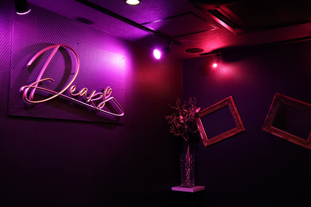 Dears.（ディアーズ）店内ロゴ