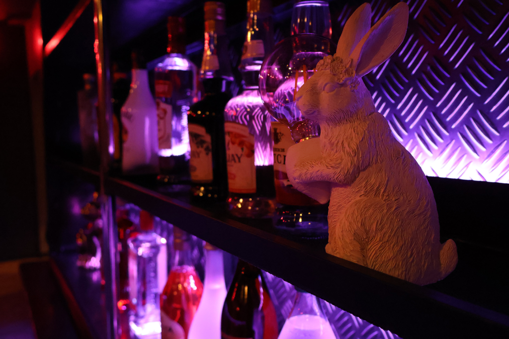 Dears.（ディアーズ）カウンター後ろのお酒