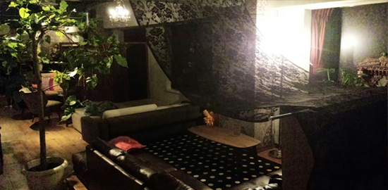 ヴィレッジ フロア(ソファ席)