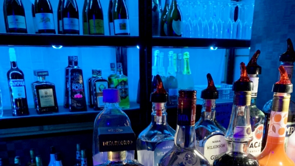 ウベア カウンター後ろ