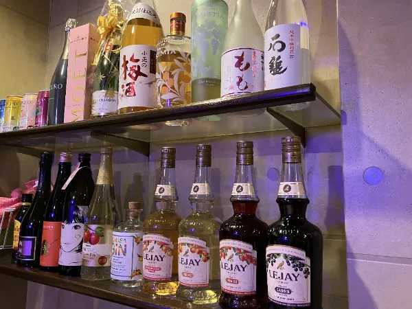 ピートパーズ　カウンター後ろ