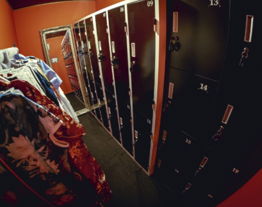 SECRET（シークレット）鍵付きコインロッカーとコスプレ