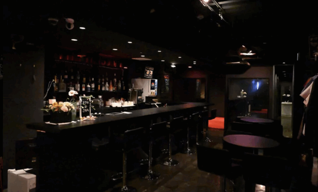 B-DASH（ビーダッシュ）カウンター全体