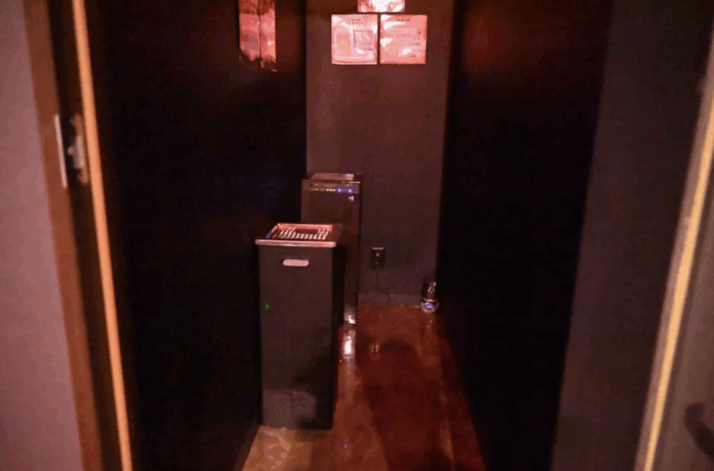 B-DASH（ビーダッシュ）喫煙室