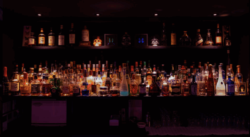 アグリーアブル　カウンター　お酒