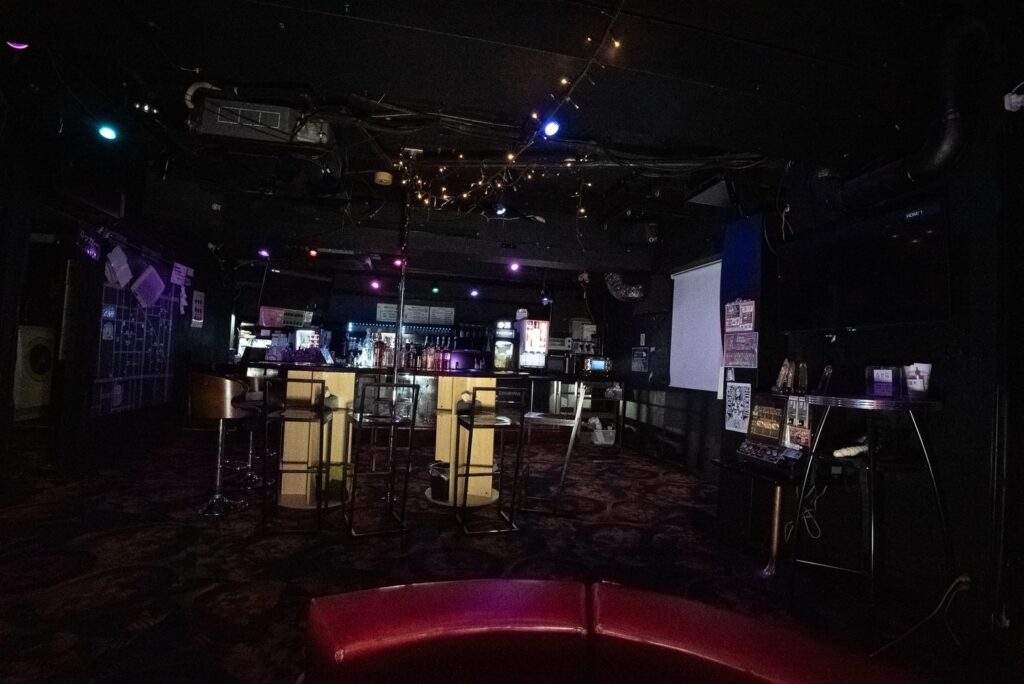 ノンハプバーもぐら新宿店　フロア全体